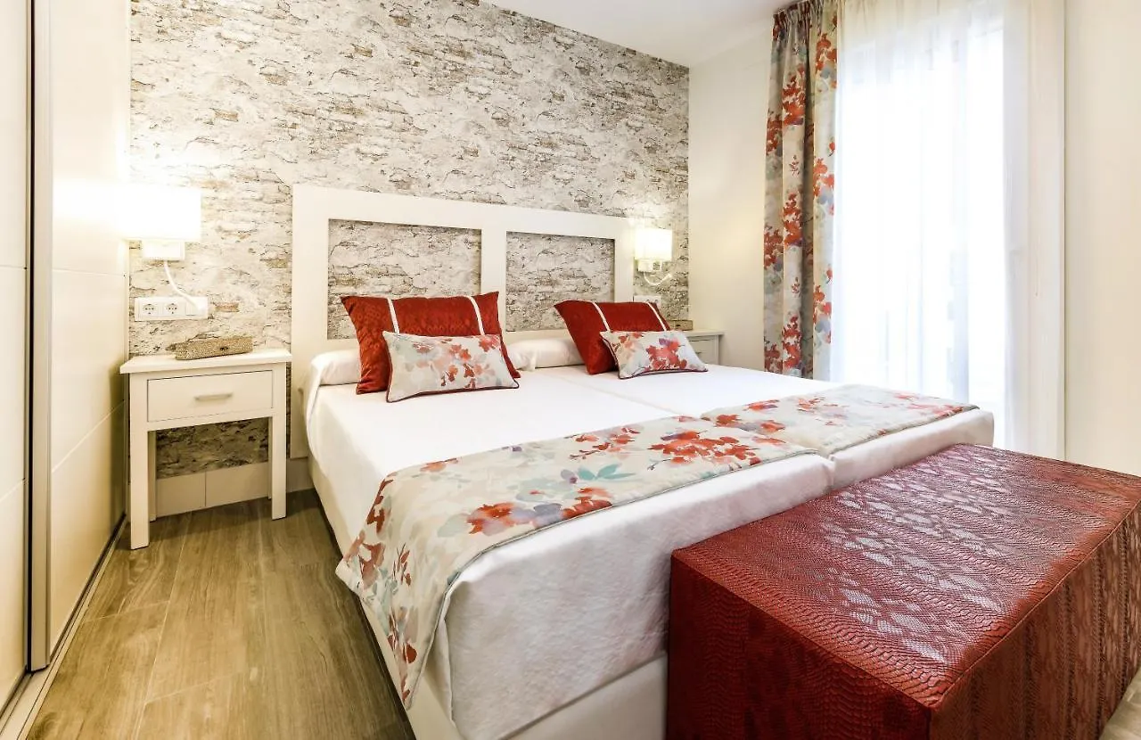 アパート Apartamentos Perla Marina ネルハ