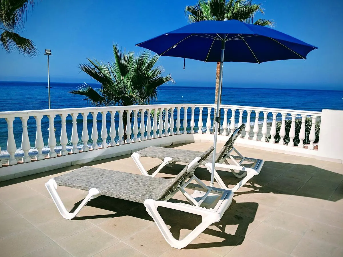 Apartamentos Perla Marina ネルハ
